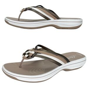 Clarks Breeze Coral Faux Leather Womens Thong Sandals Size 6M